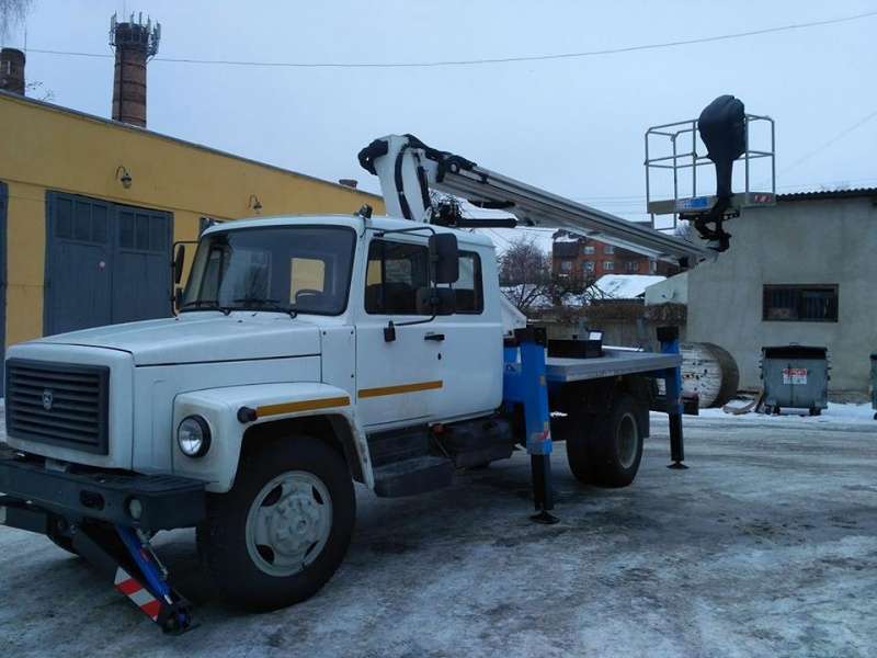 Новий автомобіль для висотних робіт придбали у КП «Тернопільміськсвітло»